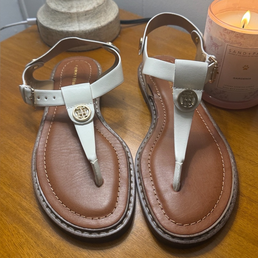Tommy Hilfiger White T-Strap Sandals NWOT Size 7